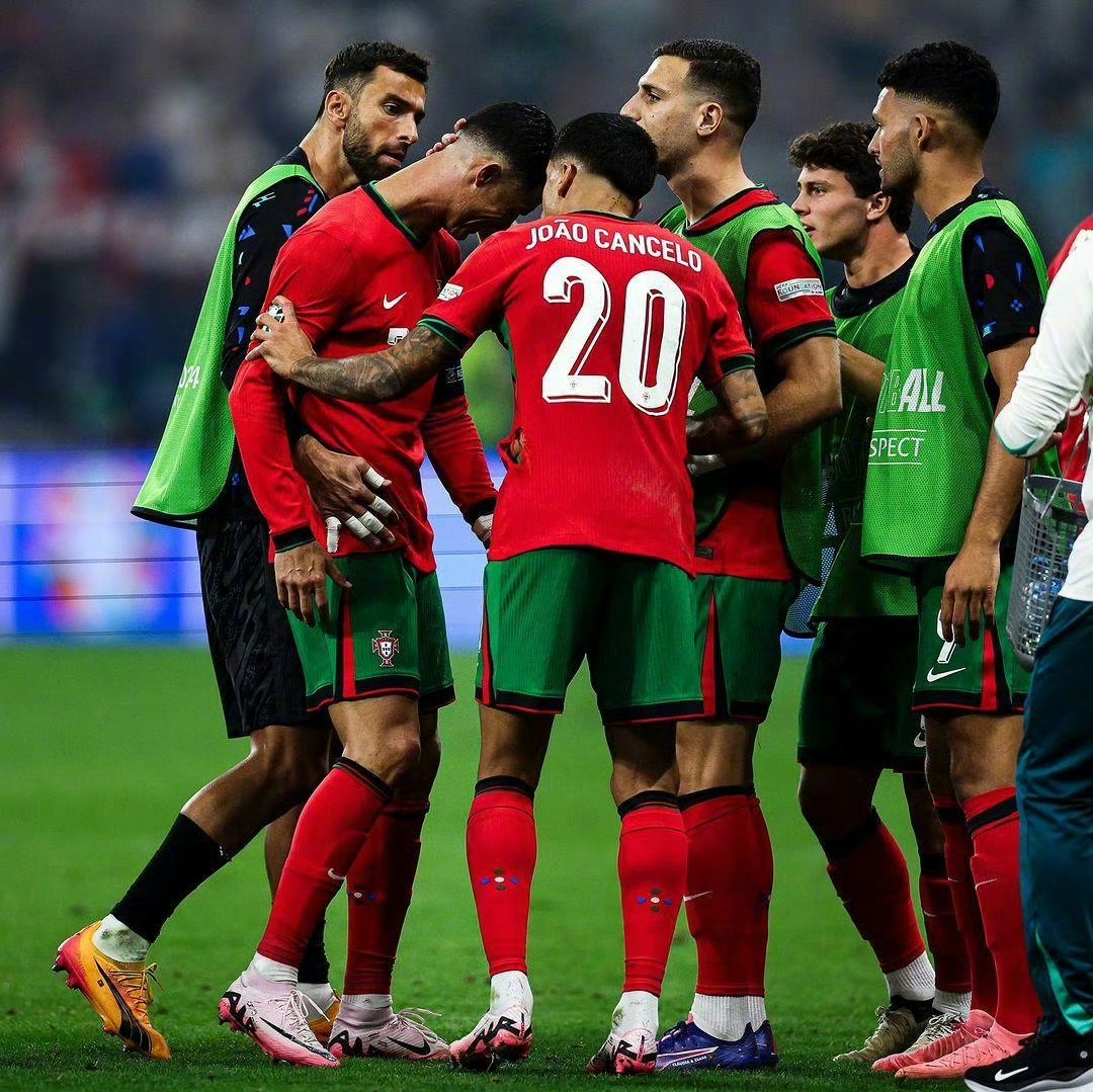 包含欧洲强队对战角逐连连，胜负难分的词条