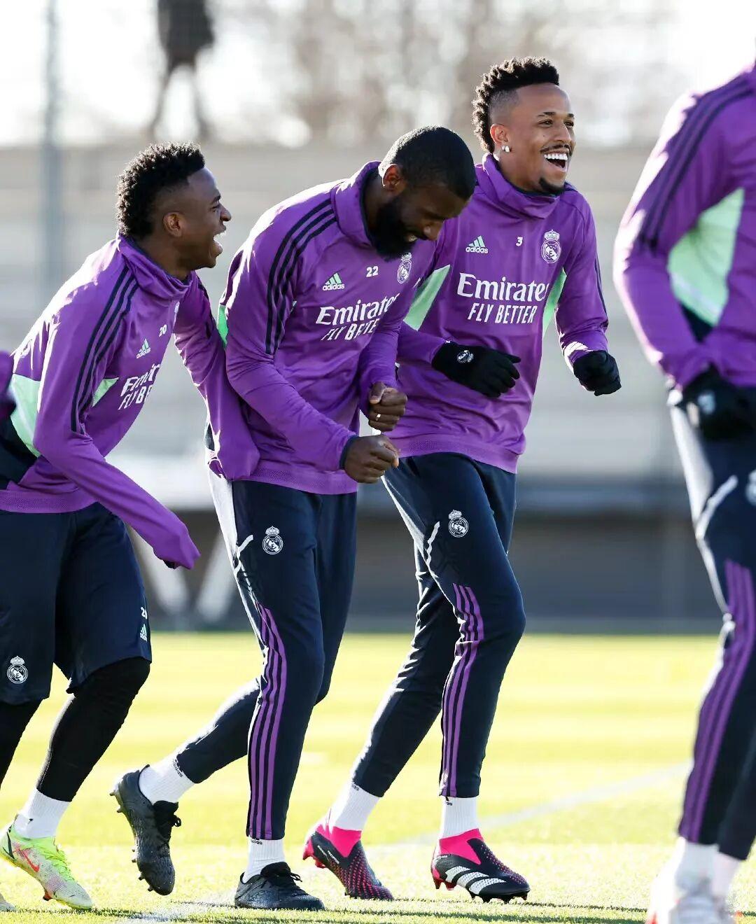 惊险逆转!塞维利亚战胜比利亚雷尔的简单介绍 惊险逆转!塞维利亚战胜比利亚雷尔的简单介绍