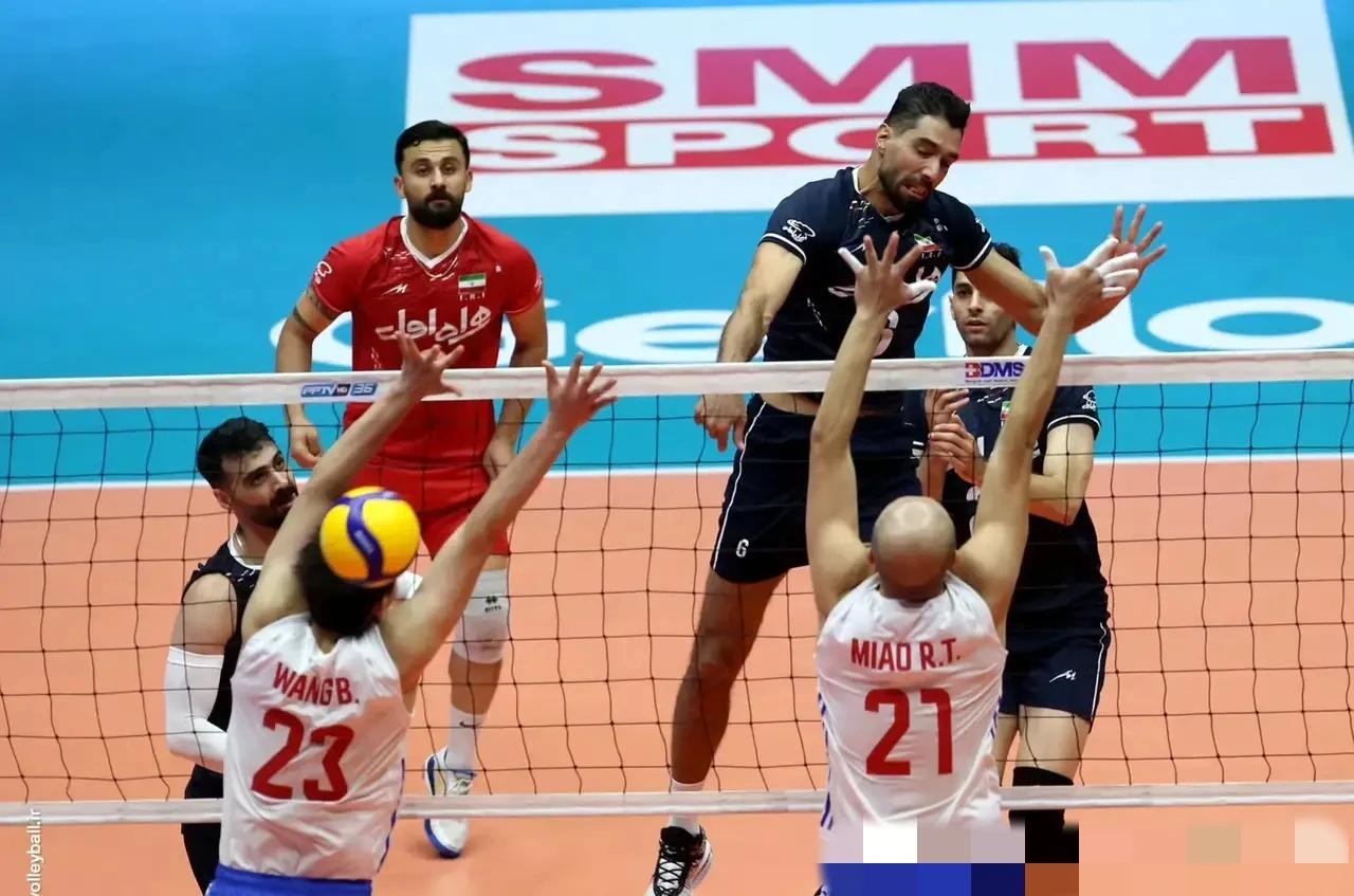 红蓝队伍在强劲对手面前表现抢眼